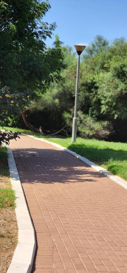 דירת חדר יפה ונעימה באיזור פסטורלי ושקט Daire Zikhron Ya'akov Dış mekan fotoğraf